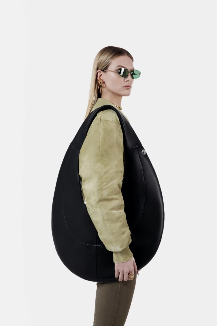 BE.U bag | large black crossbody bag - Image 5
