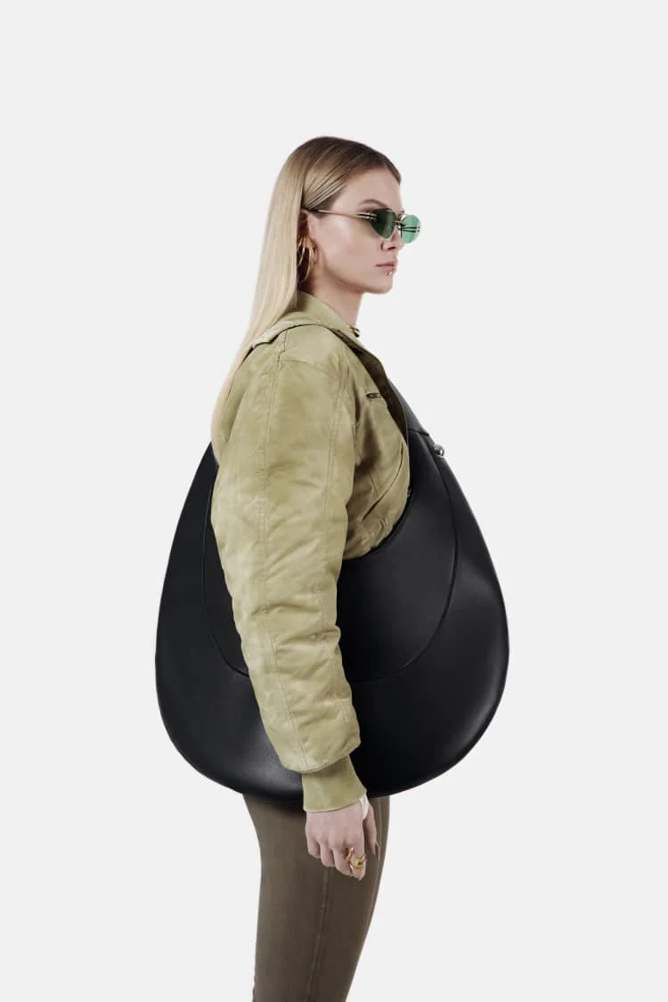 BE.U bag | large black crossbody bag - Image 8