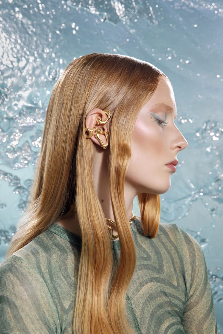 c-shaped organic earcuff in gold - Image 5