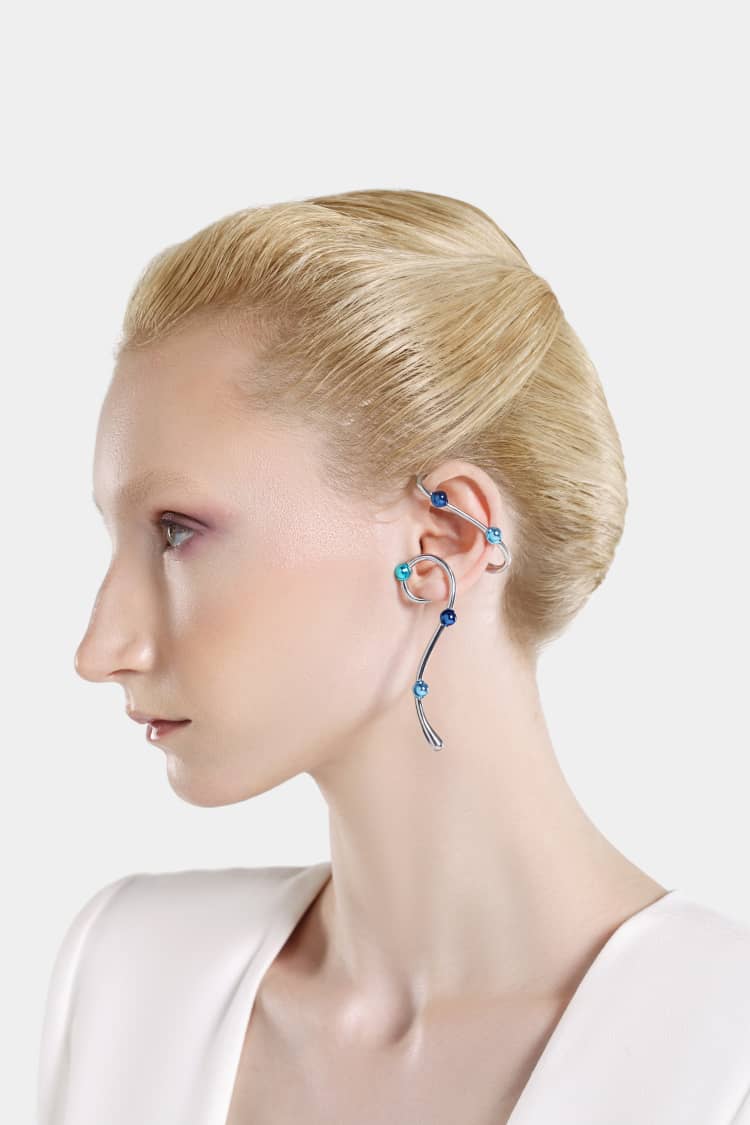 Casa Batlló dangle earcuff in silver - Image 5
