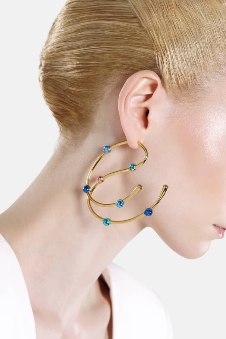 Casa Batlló dangle earrings in gold - Image 2