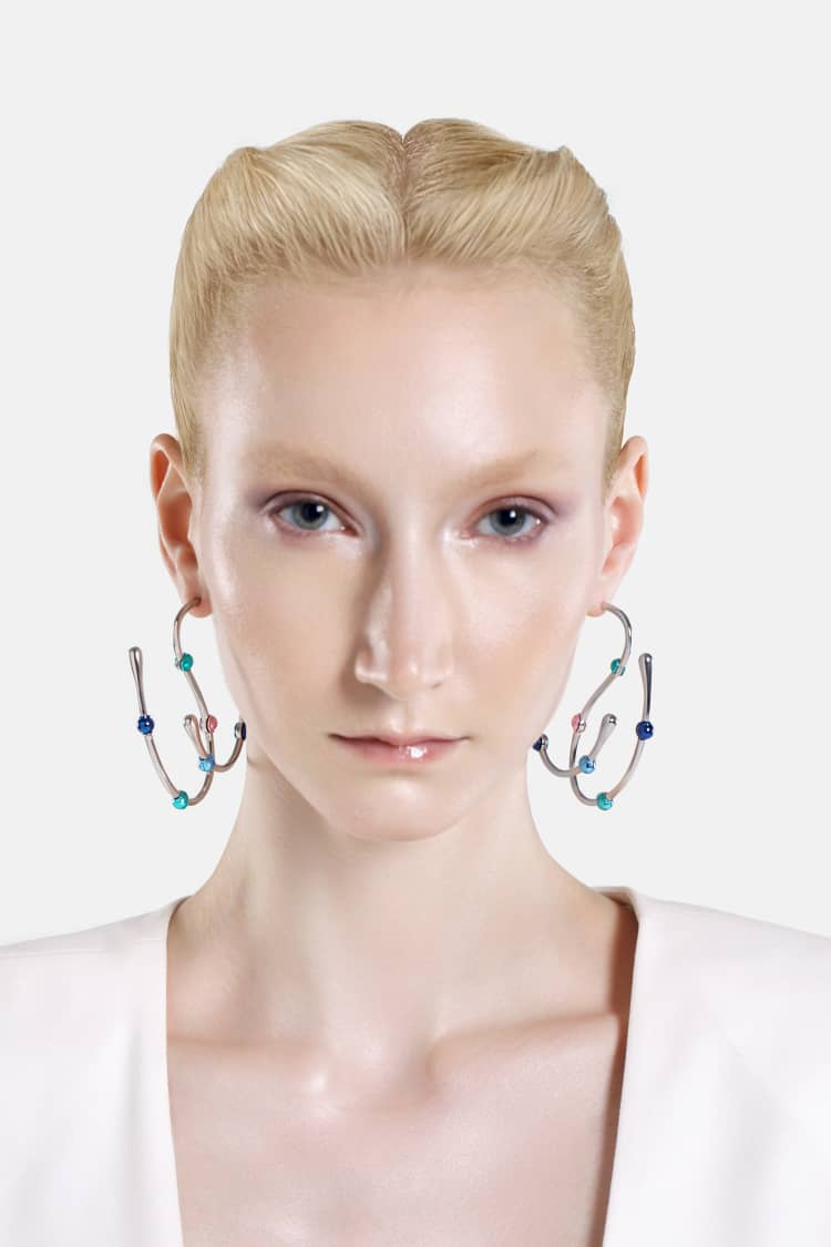 Casa Batlló dangle earrings in silver - Image 3