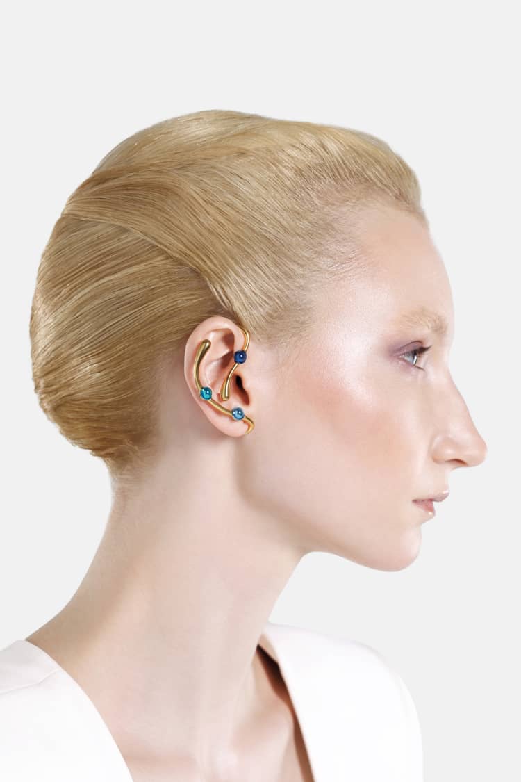 Casa Batlló full earcuff in gold - Image 2