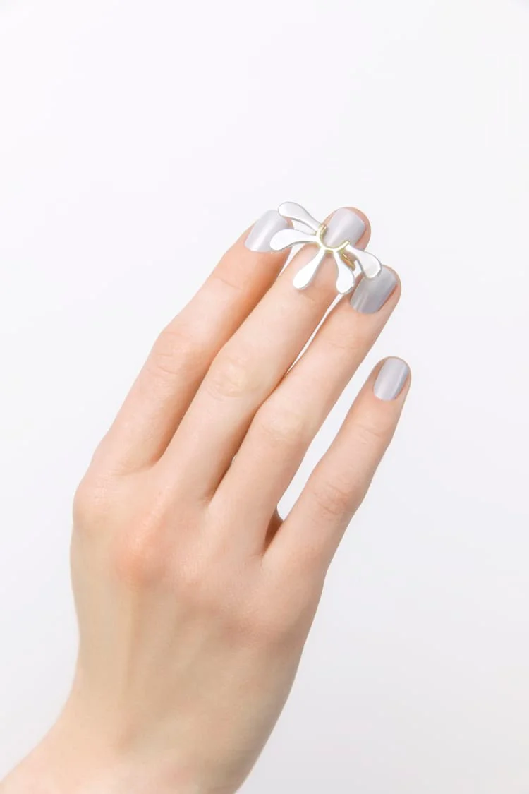 Nail Ring with Daisy Petals - Image 3