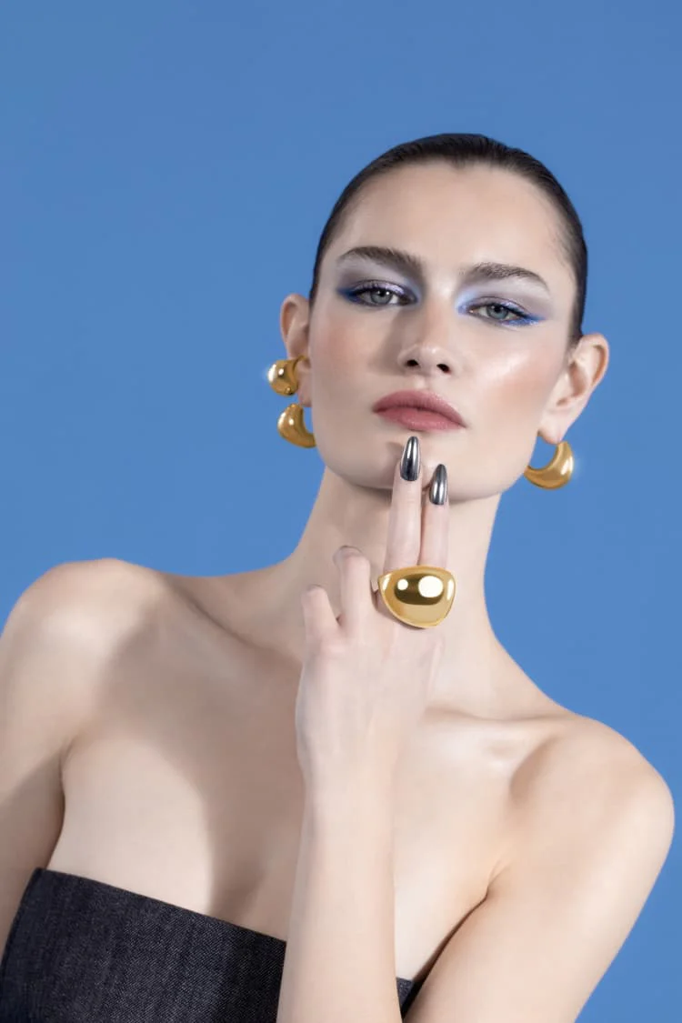 Double Finger Sculptural Ring in Gold - Image 5
