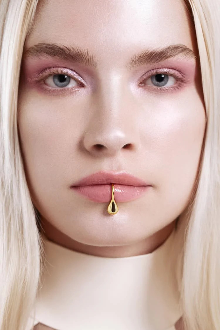Drop Fake Lip Cuff - gold - Image 2