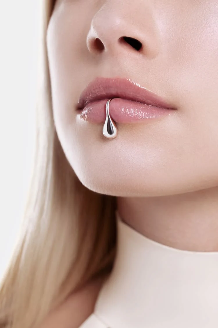 Drop Fake Lip Cuff - silver