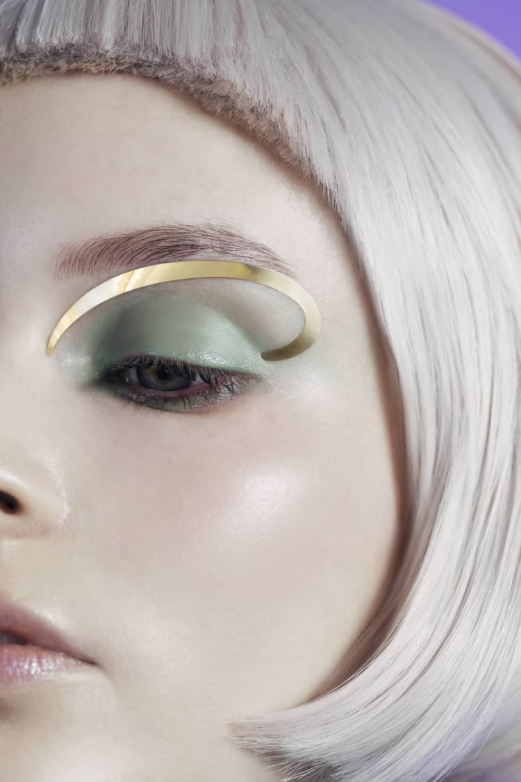 eye makeup in 24k gold - Image 2