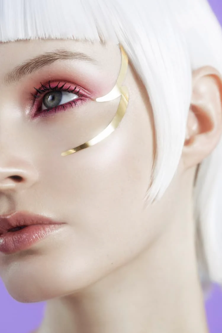 face jewelry makeup in 24k gold - Image 2