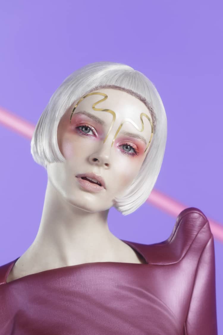 face makeup in 24k gold - Image 2