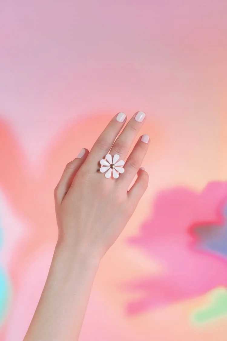 Gold and White Flower Ring - Image 2