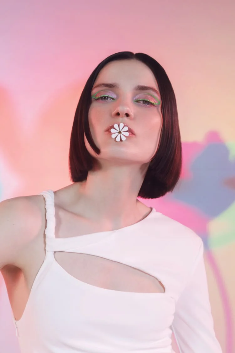 Gold and White Flower Ring - Image 3