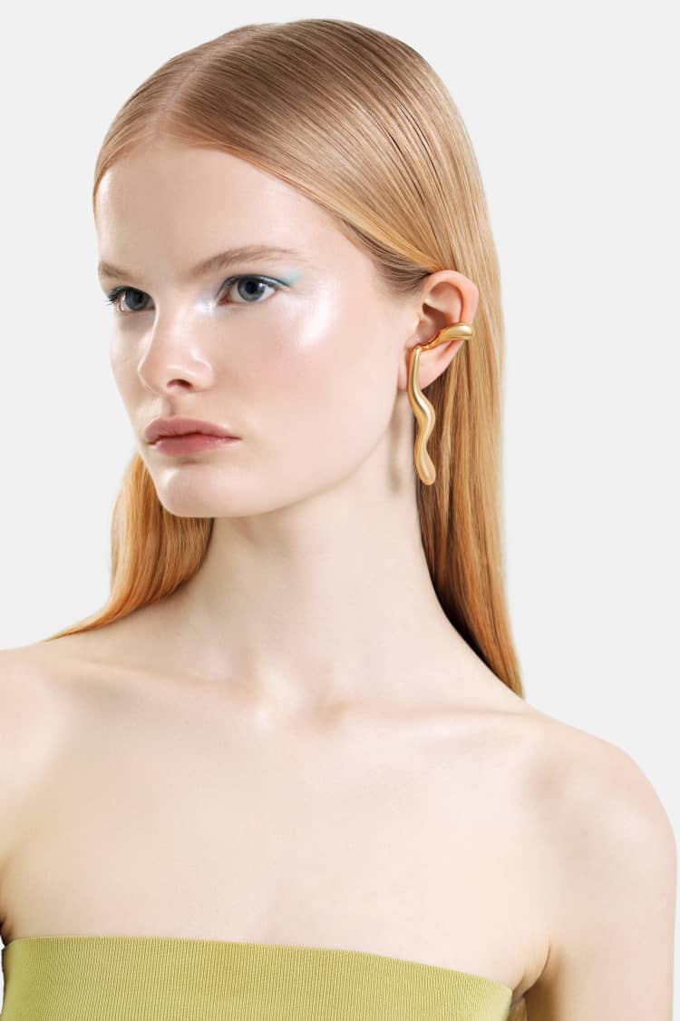 gold liquid earrings that hook around the ears - Image 4