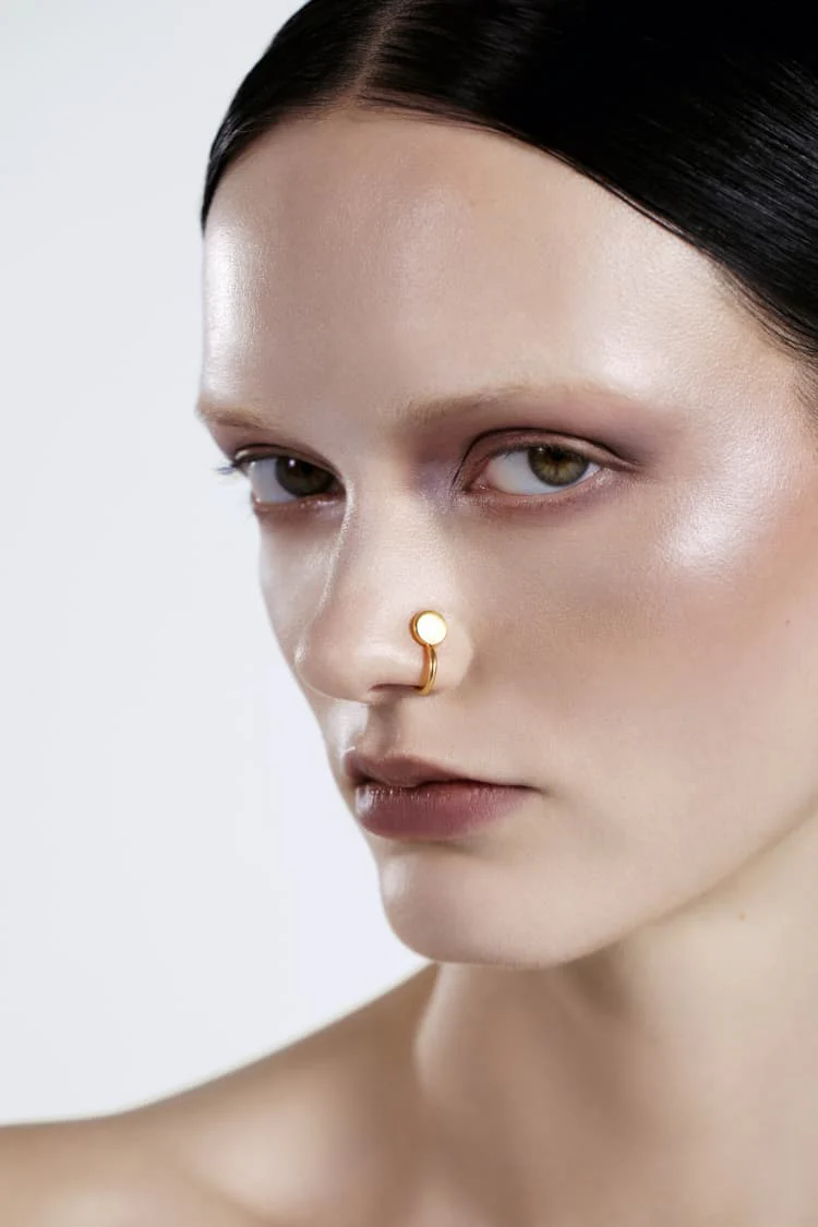 Gold Lip Cuff Jewelry - Image 4