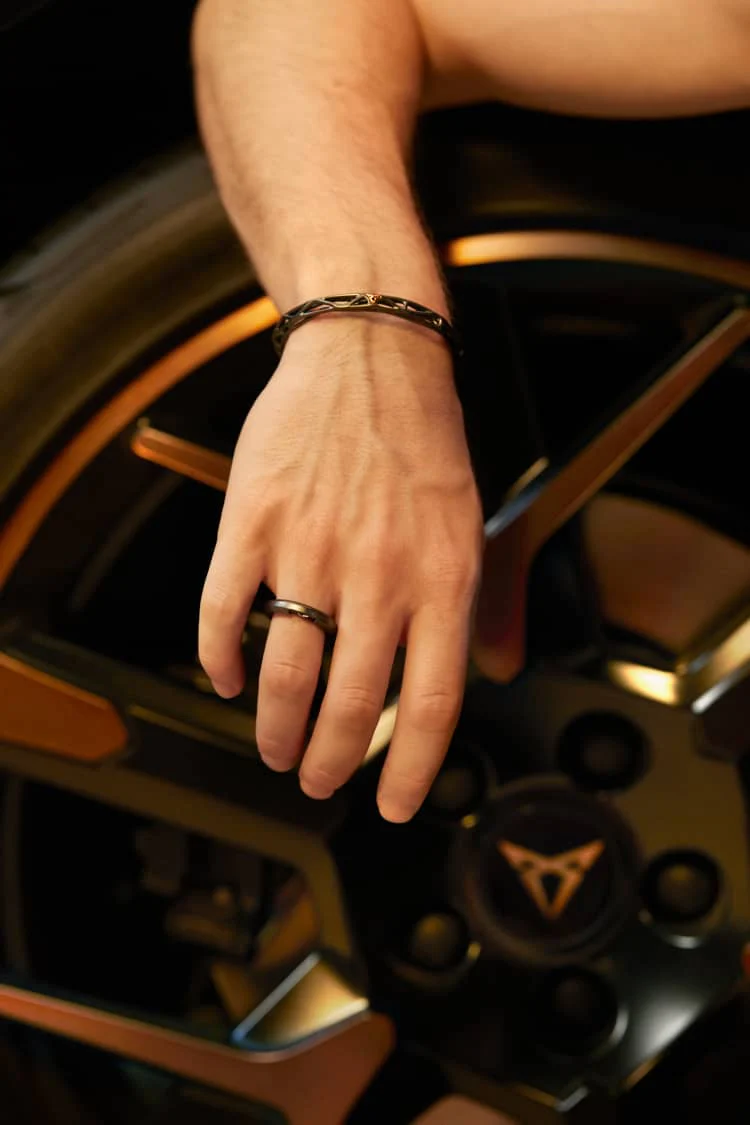 MAM | CUPRA Voronoi bracelet in ruthenium and copper details - Image 3
