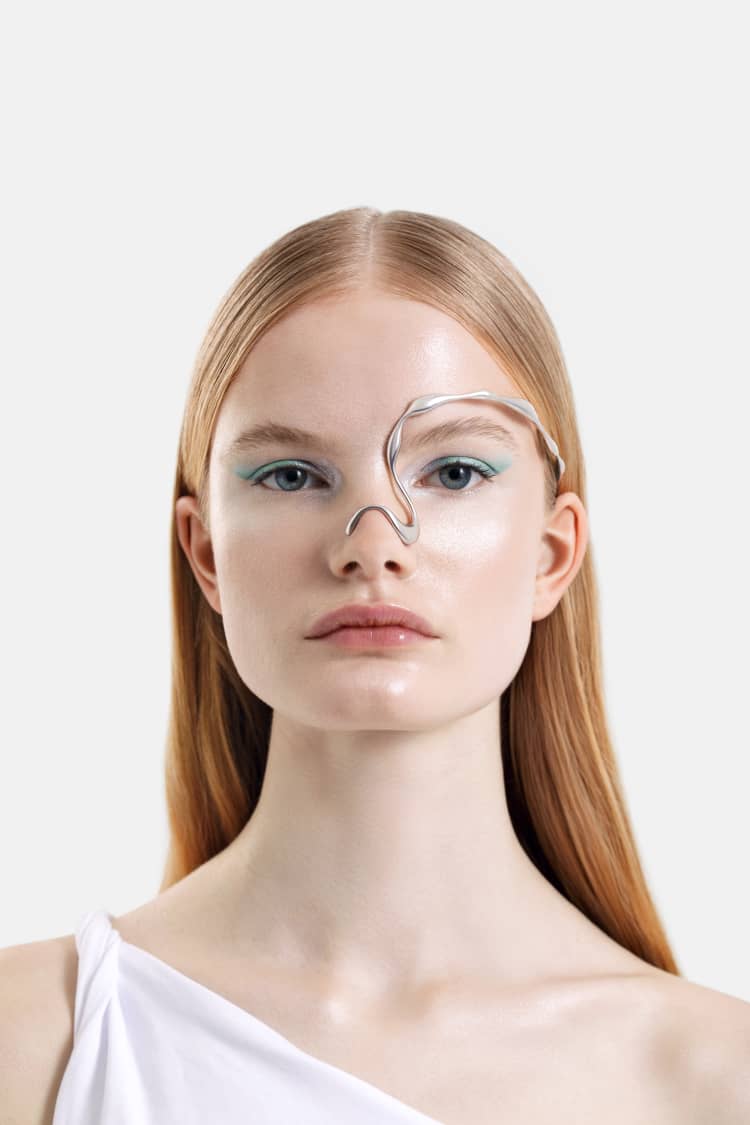 organic-shaped face jewelry in silver - Image 2