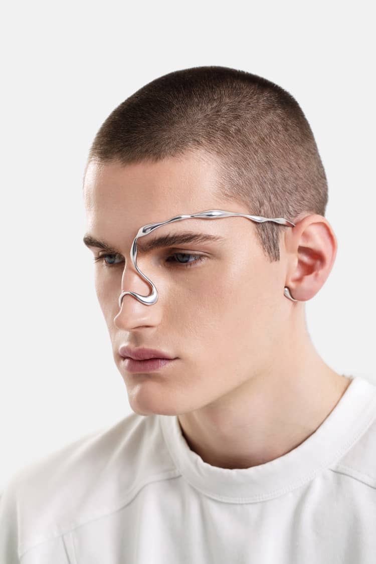 organic-shaped face jewelry in silver - Image 3