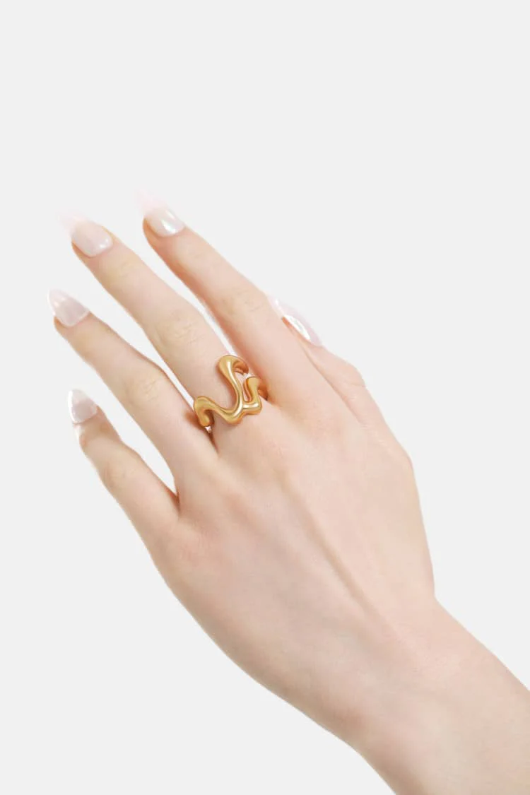sculptural gold ring - Image 2