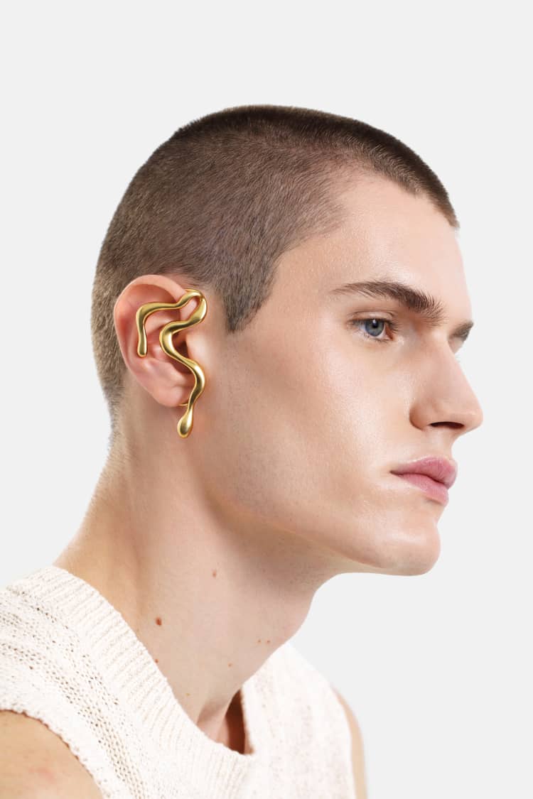 undulating earcuff in gold - Image 3